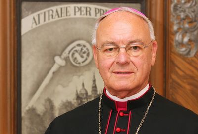 Nach Berlin: Bischof Algermissen bittet um Gebet
